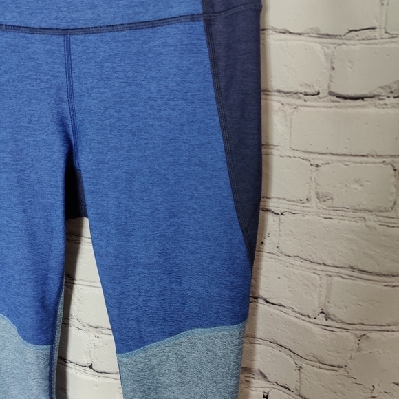 Outdoor Voices Colorblock Space Dye Blue Crop Leggings Sz Small - Picture 2 of 4